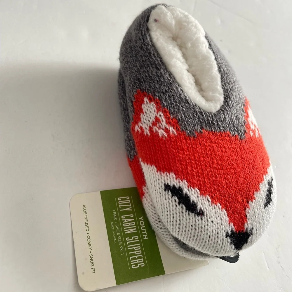 Northeast Outfitters Cozy Cabin Youth Fox Slipper Socks, Gray, Shoe Size 9K-1